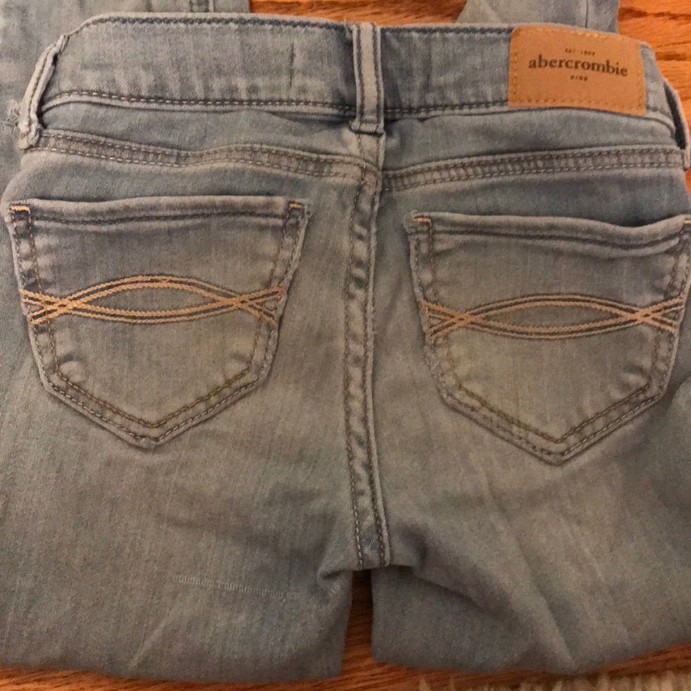 Abercrombie KIDS light wash skinny jean leggings - Picture 5 of 7